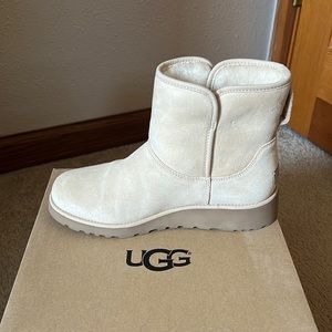 UGG bootie pull on style worn ONCE!